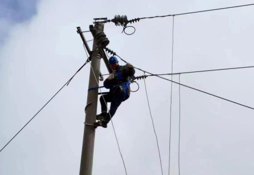 鋁合金緊線器調整高壓線路弧垂的應用背景